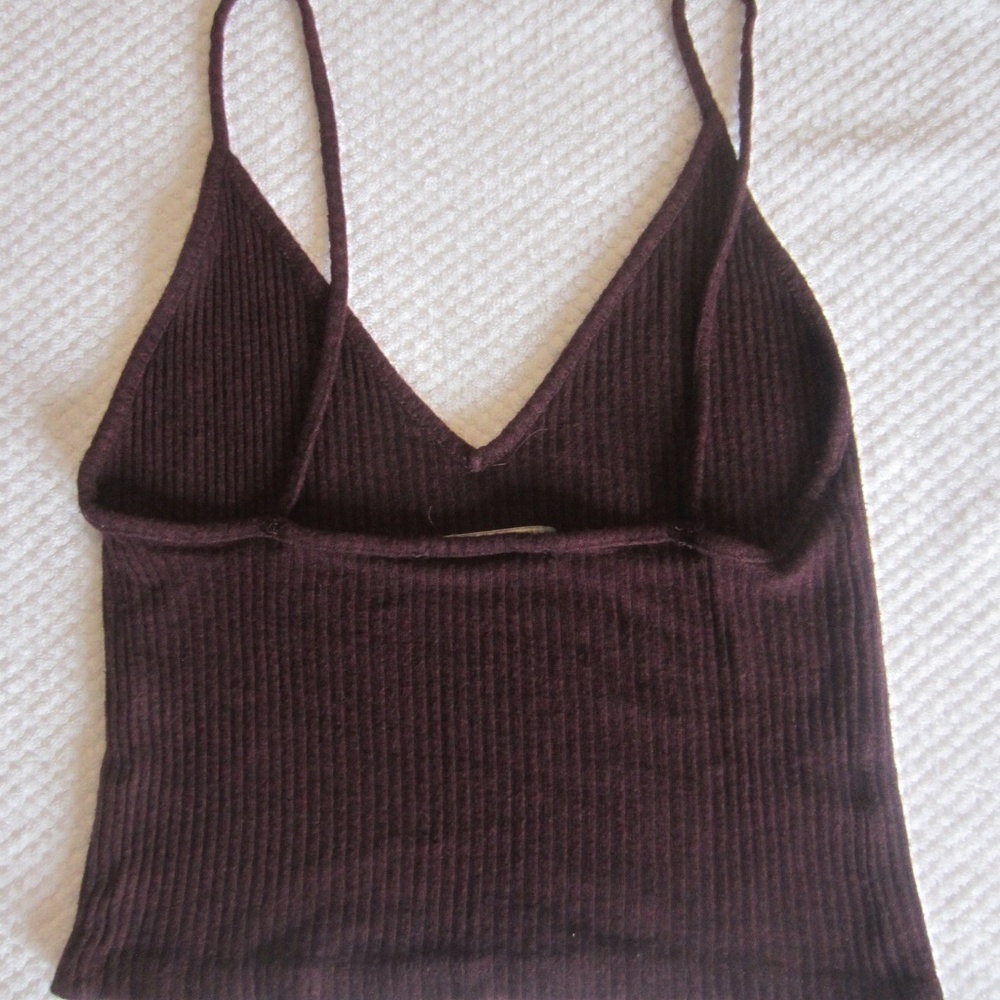 Brandy Melville Bundle - 2 tank tops (black & Maroon) - One size - Picture 4 of 6